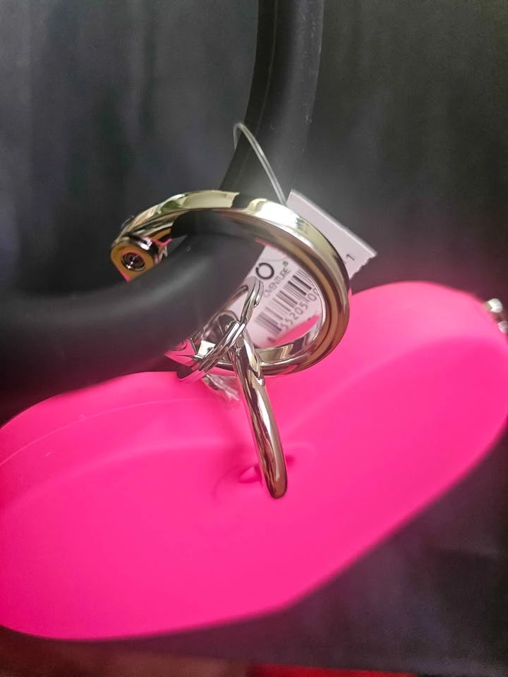 Heart Pouch - Tickled Pink Silicone and black silicon bracelet - photo 4