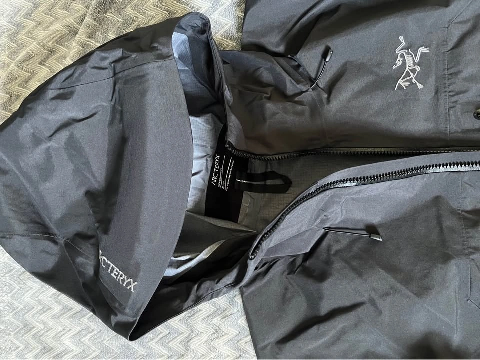 Arc'teryx Beta SV Jacket Size S - photo 5