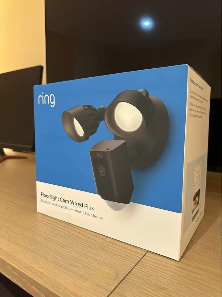 🔒 Ring Floodlight Cam Wired Plus – BRAND NEW SEALED - photo 3