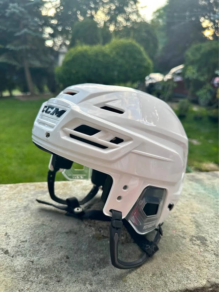 🏒 CCM Resistance D3O Hockey Helmet – NEVER USED