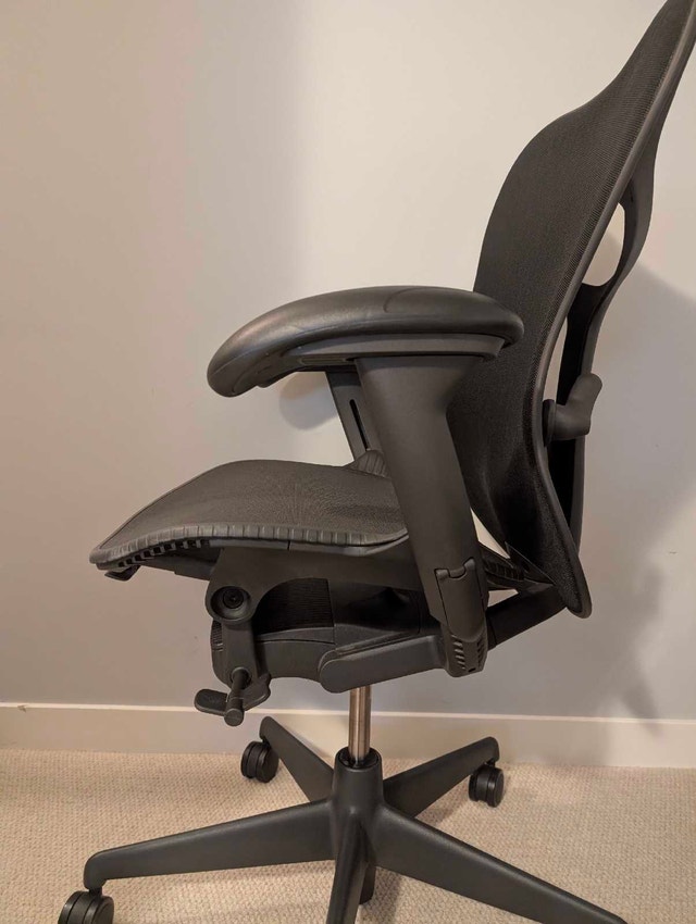 Herman Miller Mirra 2 Office Chair - photo 4