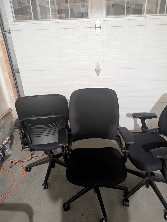 3 Steelcase Leap V2 Office Chairs - photo 2