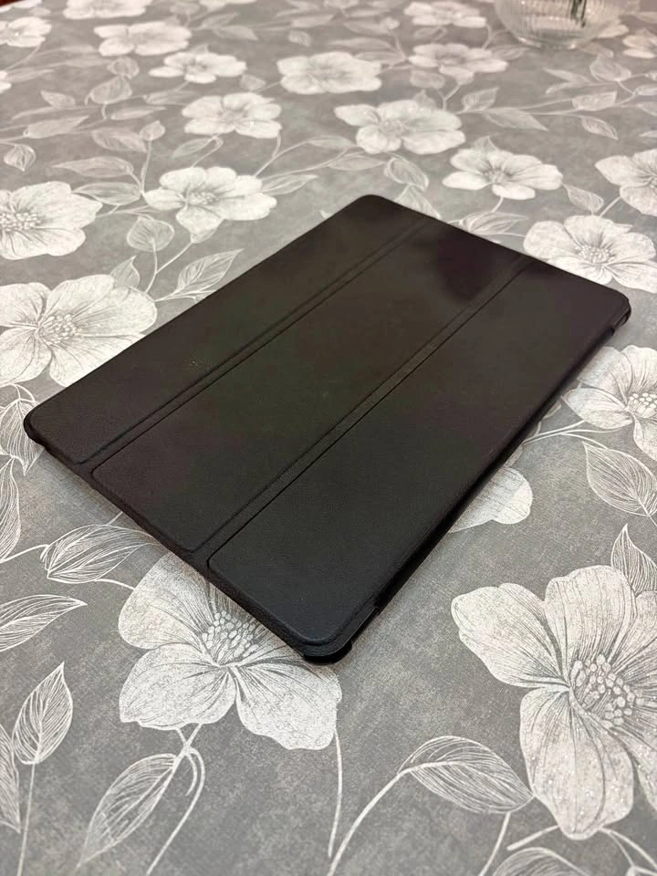 Huawei MediaPad T5 Tablet with Case