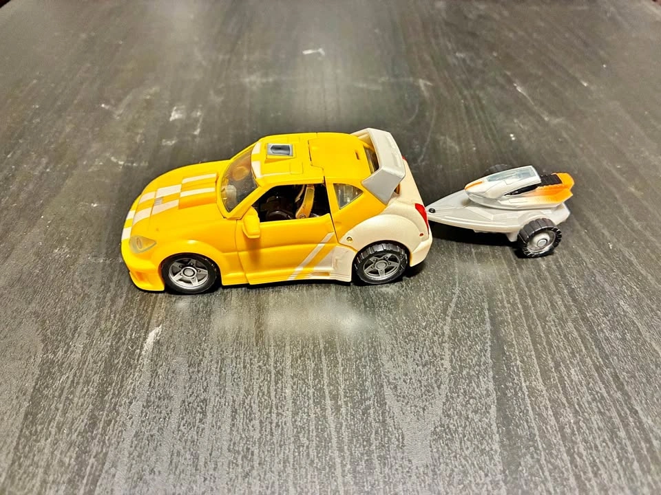 Transformers Bumblebee with trailer