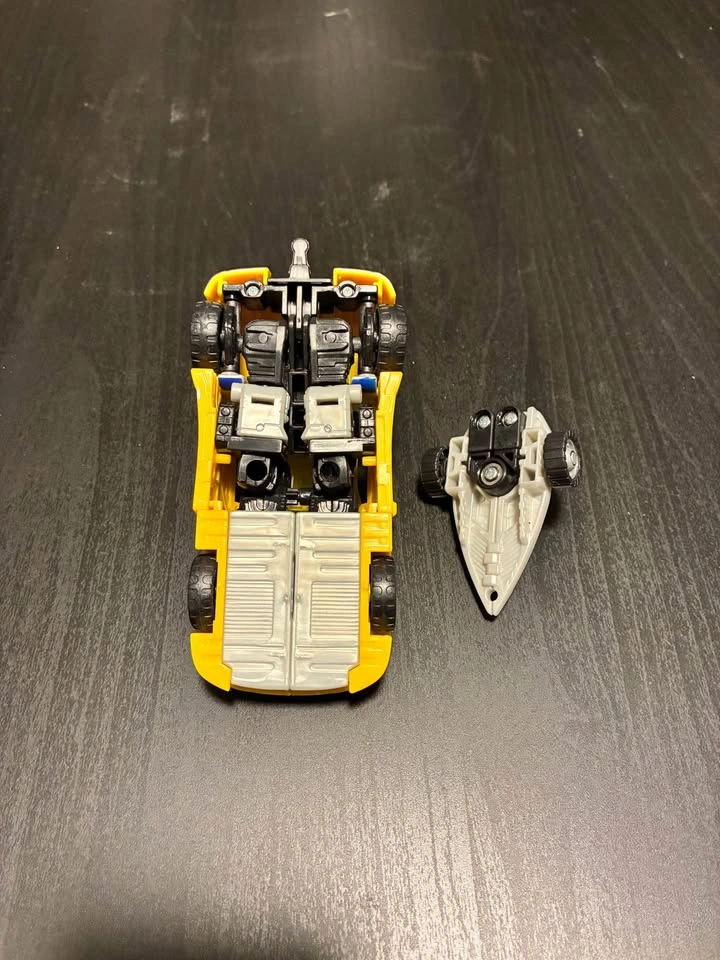 Transformers Bumblebee with trailer - photo 3
