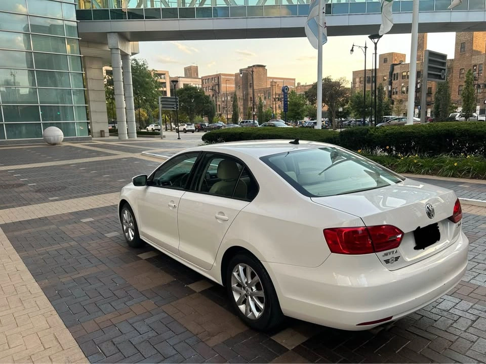 2011 Volkswagen Jetta SE Sedan - photo 5