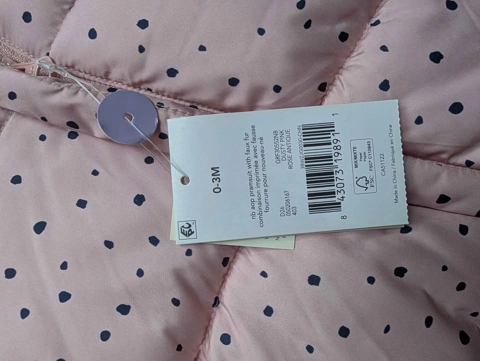 Baby girl winter jacket 0-3M- Brand new with tags - photo 3
