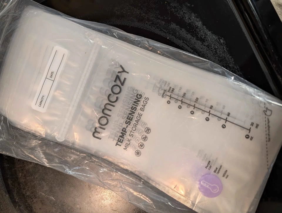 Momcozy Breastmilk Storage Bags only 22 - photo 2