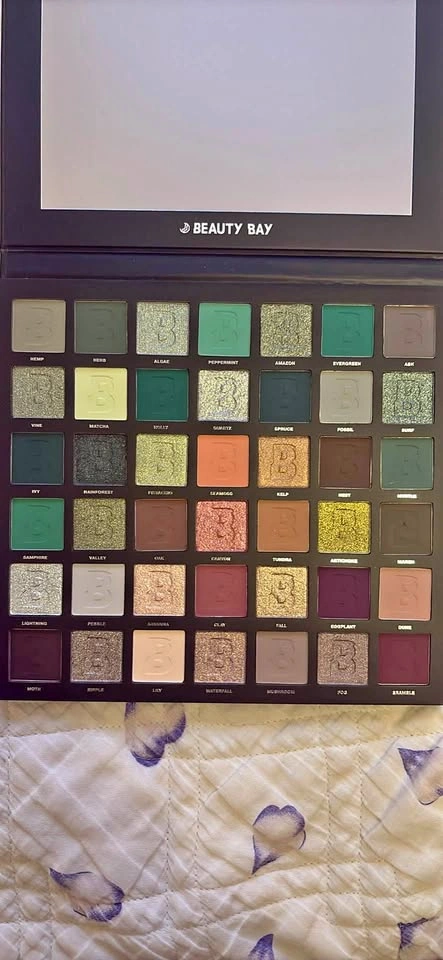 Beauty Bay Botanical 42 Colour Palette