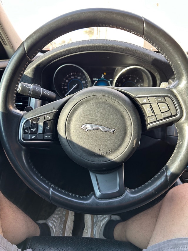 Jaguar XF - photo 3