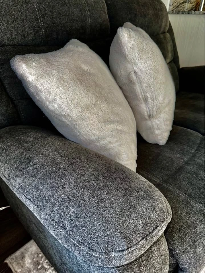 Gift Reclining Loveseat - photo 5