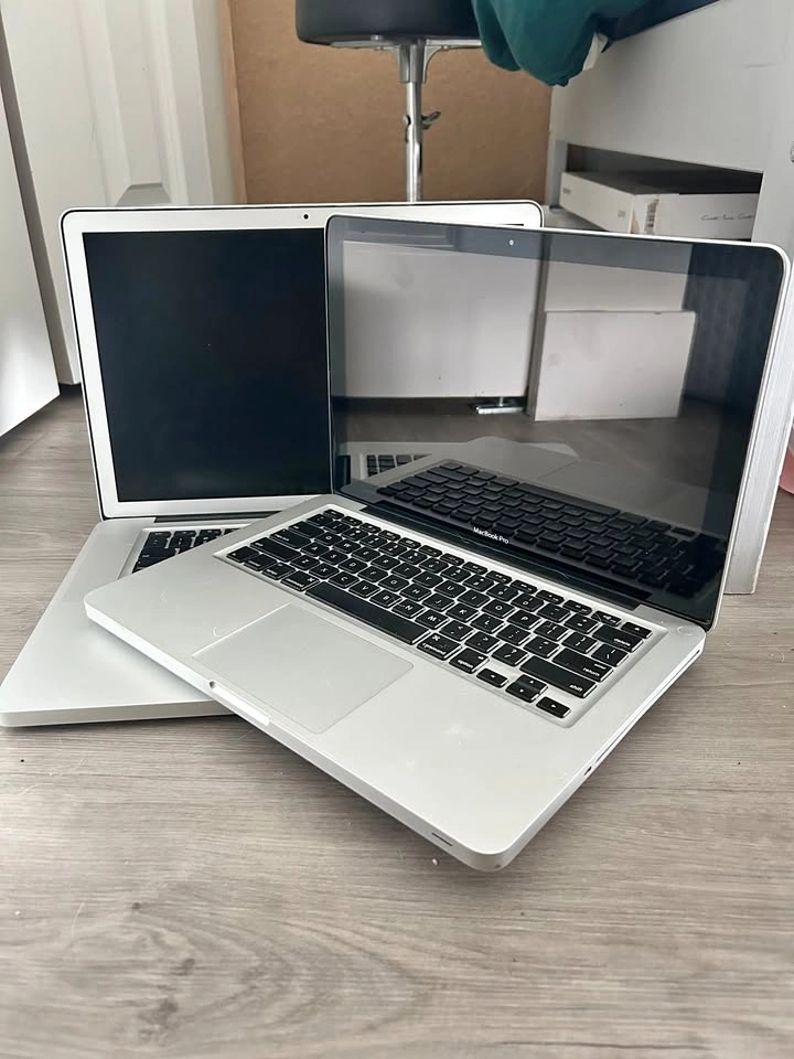 2x MacBook Pro lot (For Parts/Repair)