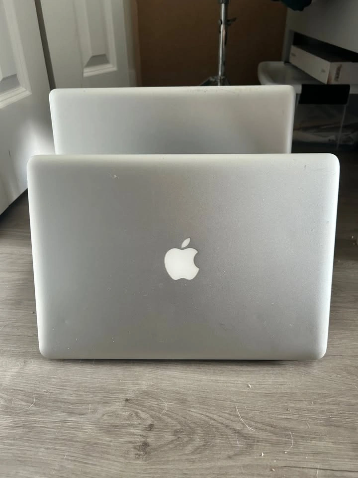 2x MacBook Pro lot (For Parts/Repair) - photo 5