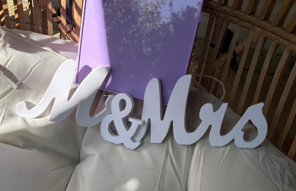 Mr & Mrs wedding sweetheart table sign bride groom signage - photo 2