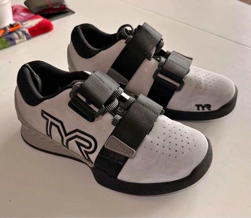 TYR L-1 Lifter Weightlifting Shoes Size 6