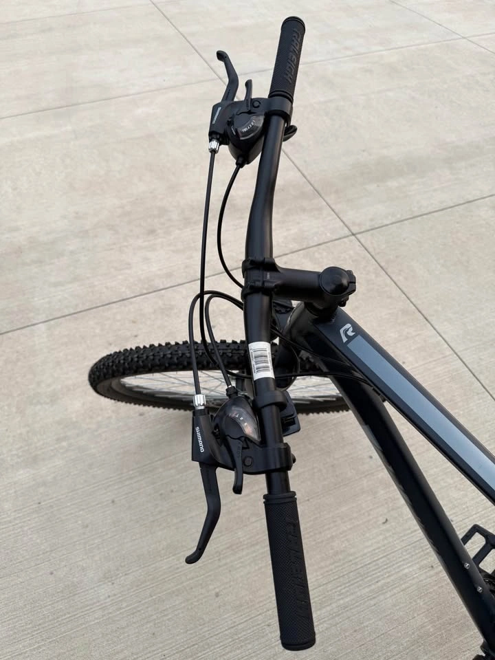 Raleigh Rockwood XL Mountain Bike - photo 2