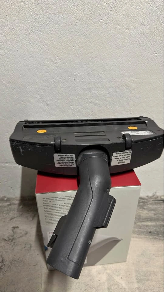 Attachable Universal Vacuum Cleaner Head