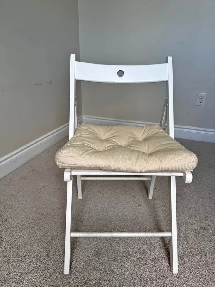 6 IKEA FRÖSVI White Folding Chairs + 6 MALINDA Cushions