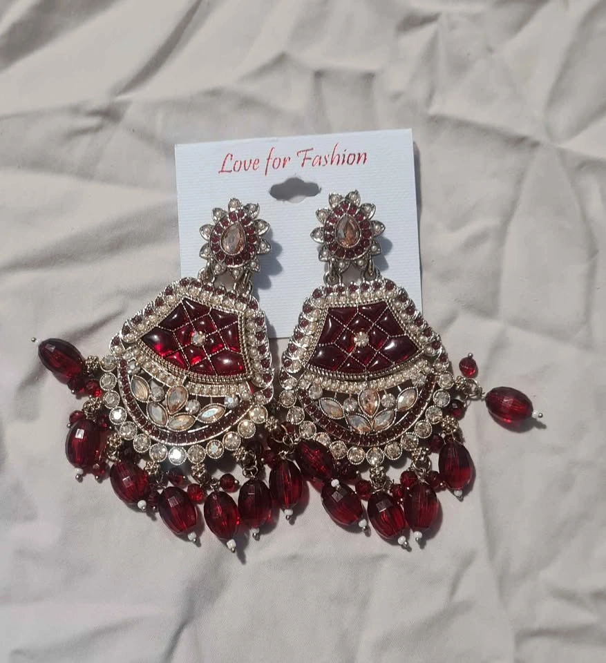 Traditional Kundan Jhumka & Chandbali Statement Earrings - photo 3