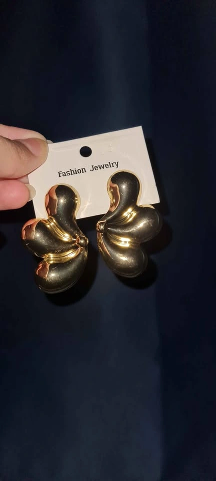 Chic Gold-Tone Statement Earring Collection – 5-Pair Set - photo 3