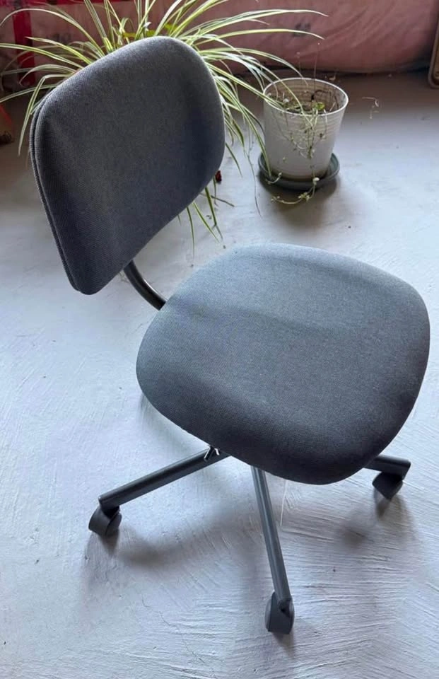 IKEA BLECKBERGET Swivel Chair- Grey