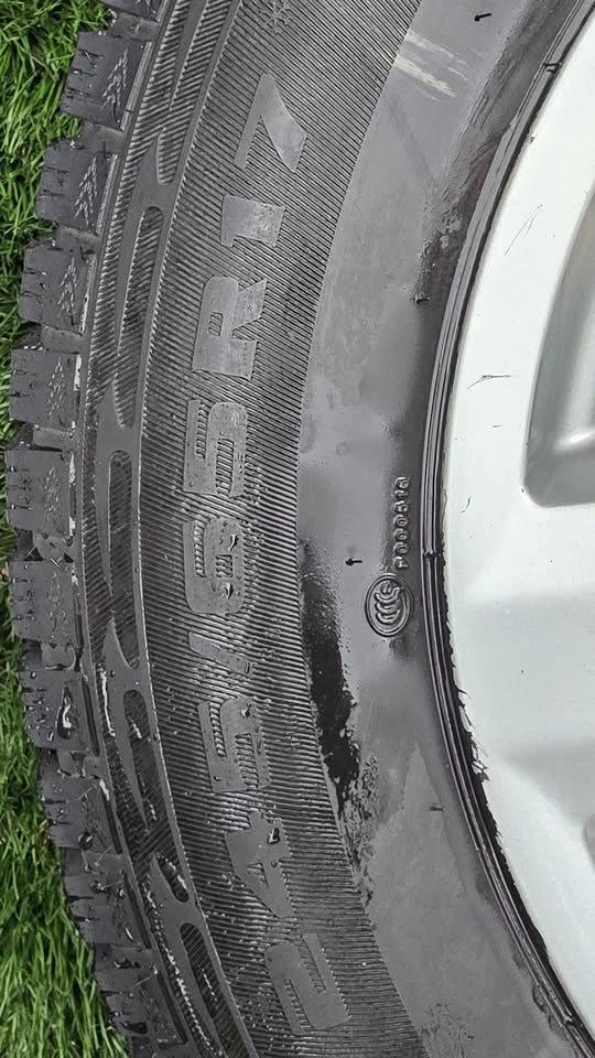 245/65/17 Kapsen winter tires with alloy rims 5x114.3 - photo 4