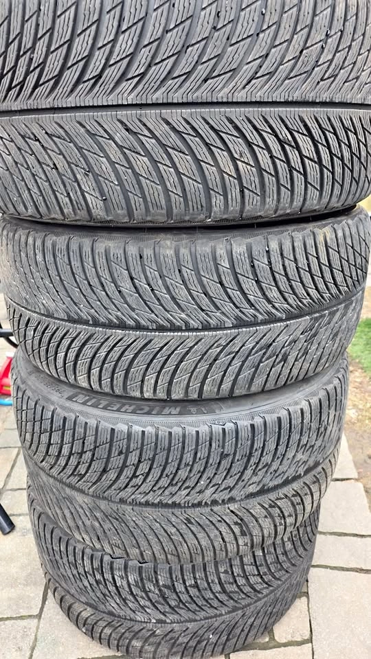265/40/20 and 295/35/20 Michelin Pilot Alpin 5 Winter Tires