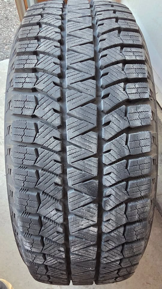245/40/18 Bridgestone winter tires 90% tread - photo 5