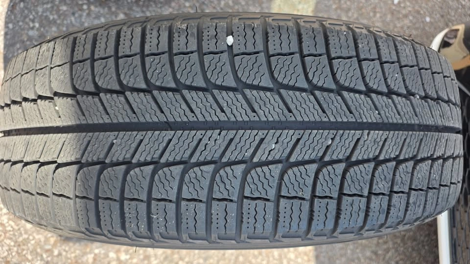 225/60/18 Michelin winter tires with Steel rims 5x114.3 - photo 5