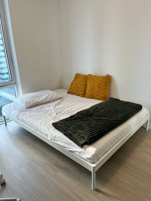 Final Sale! Mattress queen size - photo 2