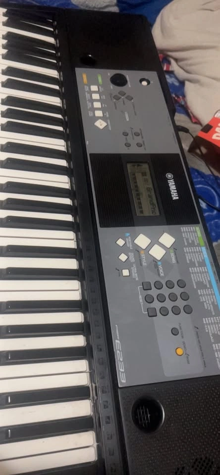 Yamaha psre233 Electronic Keyboard - photo 2