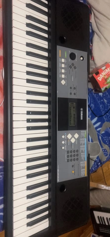 Yamaha psre233 Electronic Keyboard - photo 4