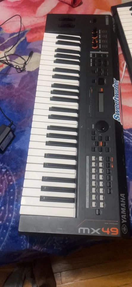Yamaha MX49 Synthesizer Keyboard - photo 2