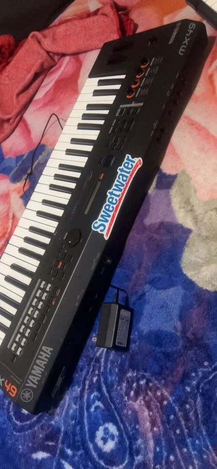 Yamaha MX49 Synthesizer Keyboard - photo 3