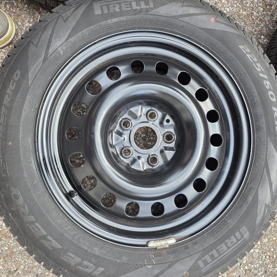 225/60/17 winter tires with Steel rims 5x114.3 - photo 2