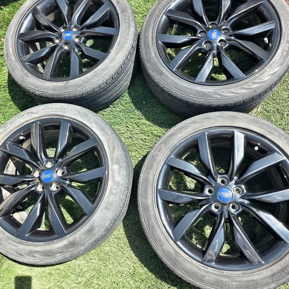 19 inch Ford OEM alloy rims 5x108 like new
