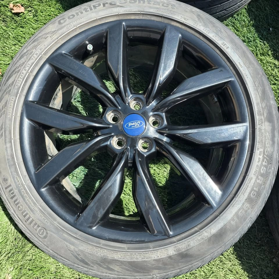 19 inch Ford OEM alloy rims 5x108 like new - photo 5