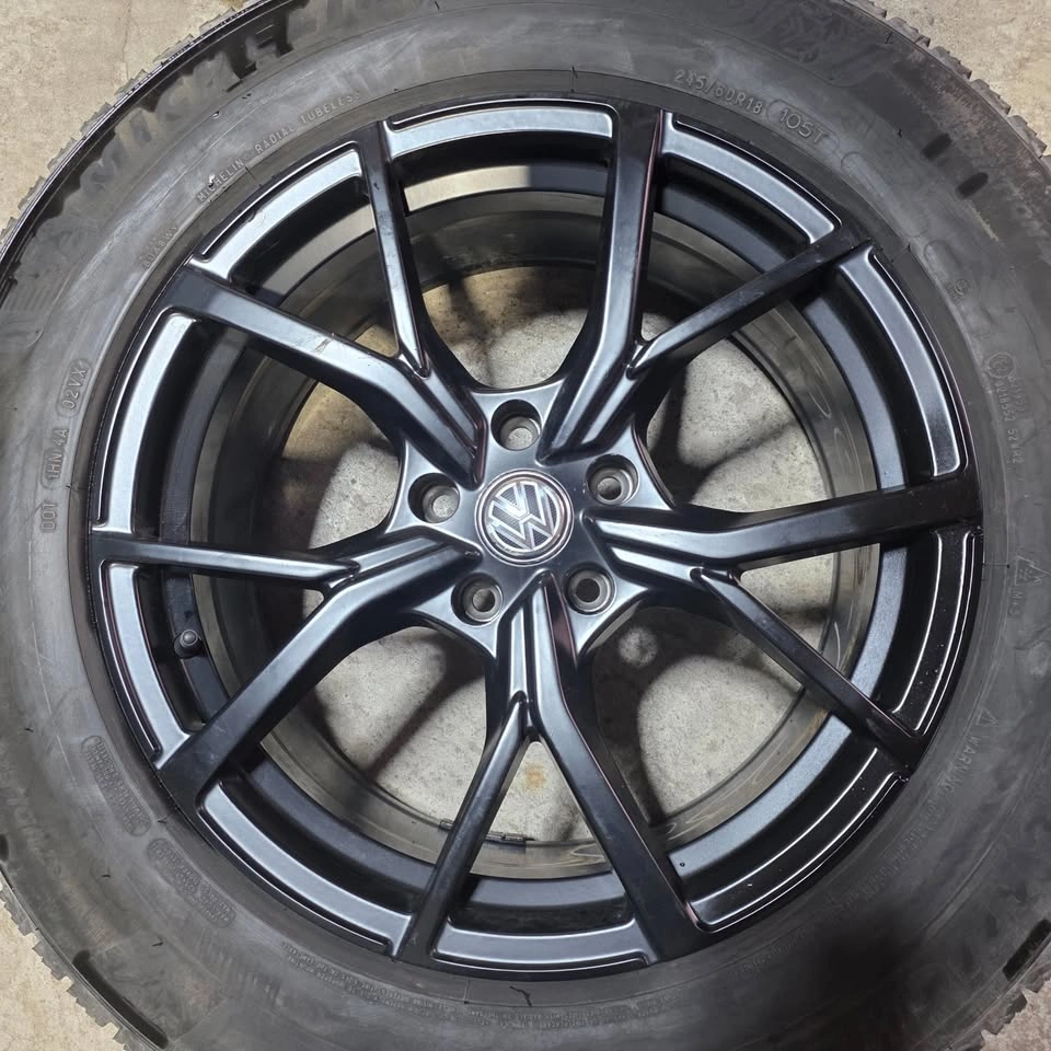 Volkswagen Atlas 245/60/18 Michelin Winter Tires & Black Rims - photo 3