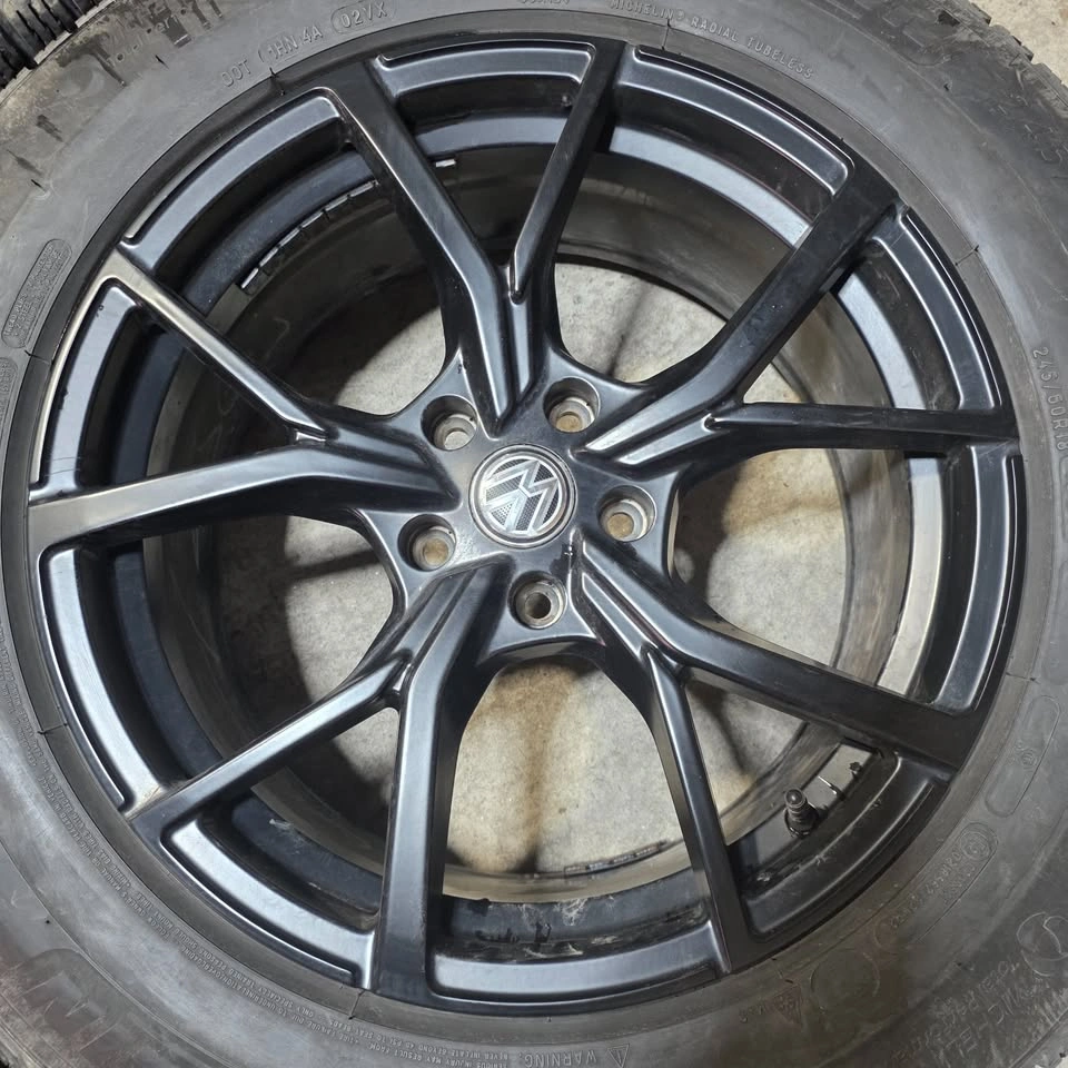 Volkswagen Atlas 245/60/18 Michelin Winter Tires & Black Rims - photo 5