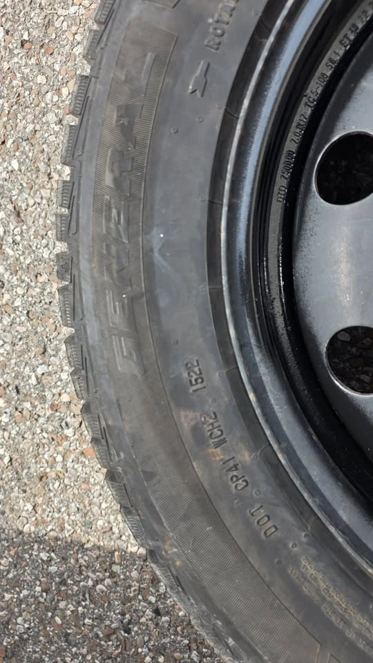 225/60/17 General winter tires 90% tread with steel rims 5x100 - photo 3