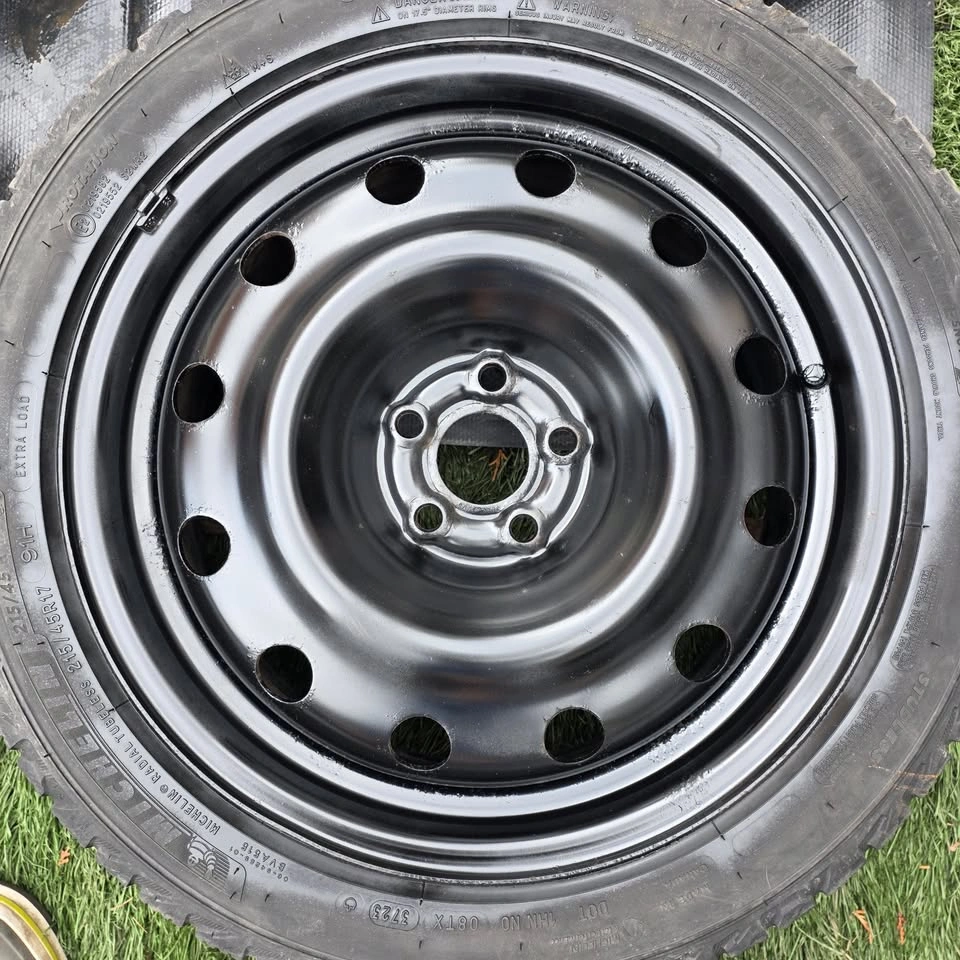 215/45/17 Michelin winter tires with steel rims 5x100 - photo 2