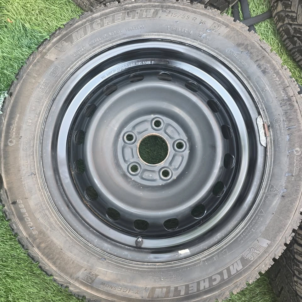 215/55/16 Michelin Winter Tires with Steel Rims 5x114.3 - photo 2