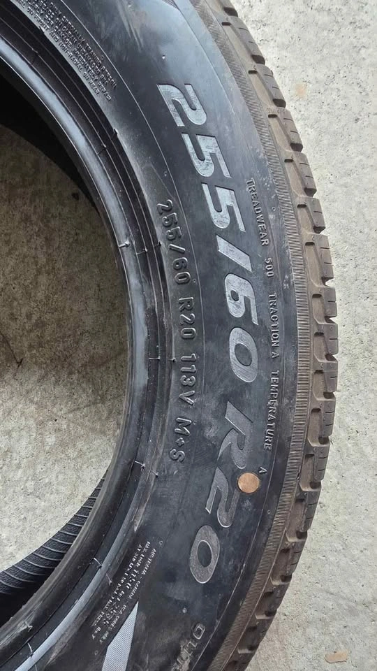255/60/20 Pirelli all season tires 99% tread - photo 2