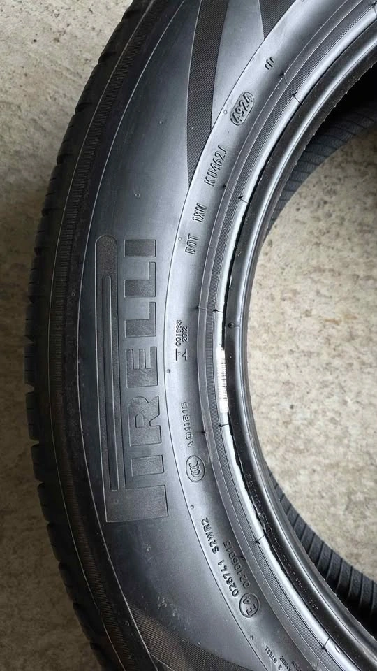 255/60/20 Pirelli all season tires 99% tread - photo 4