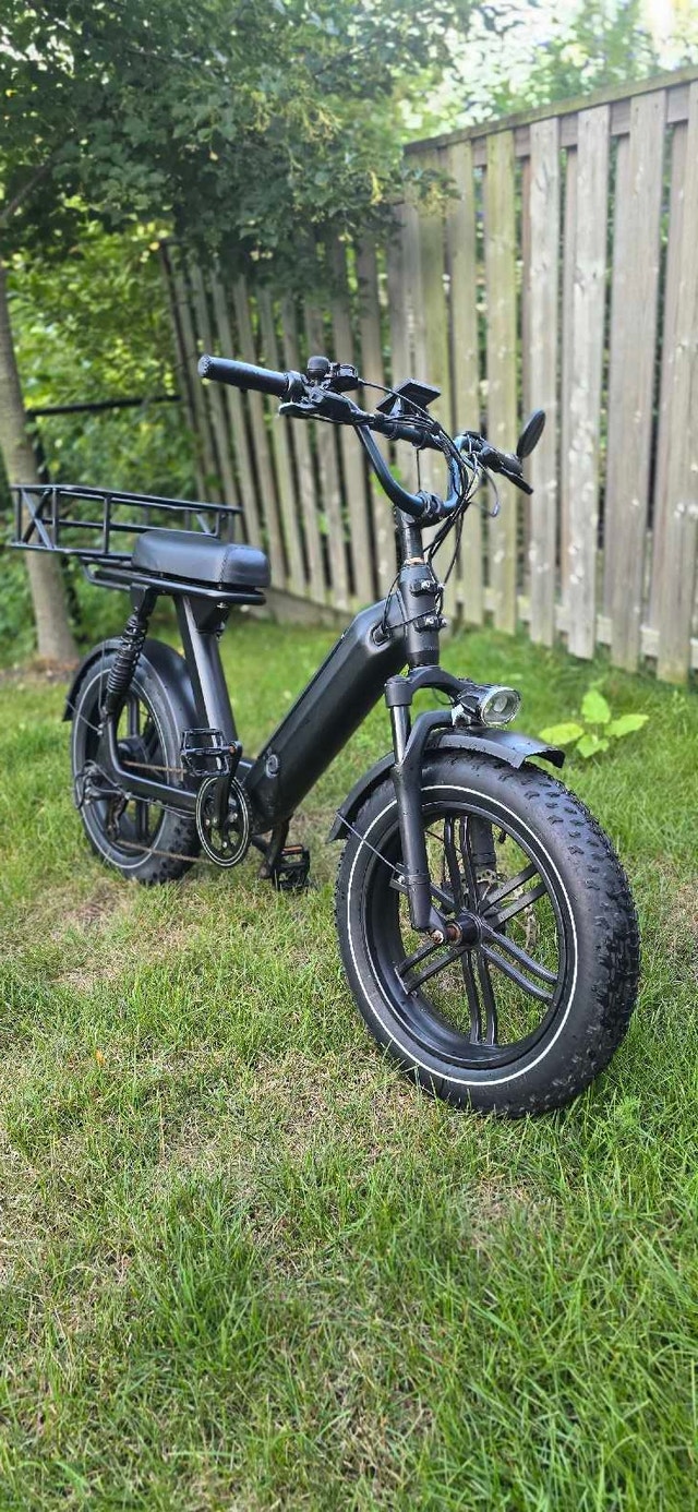Himiway Escape Pro Moped-Style Electric Bike – Full Suspension