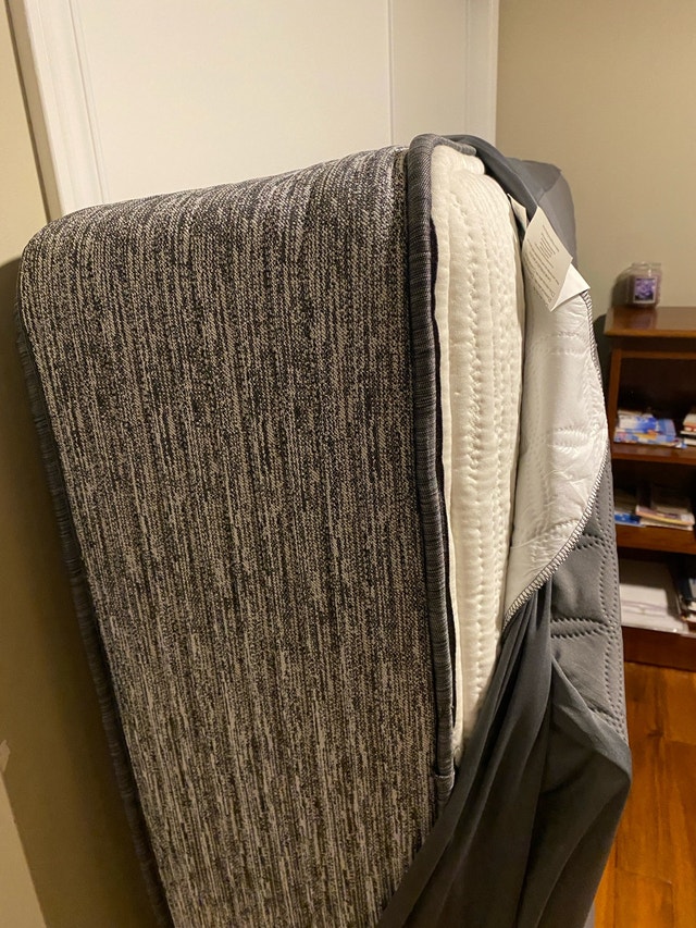 BeautyRest queen mattress - photo 2
