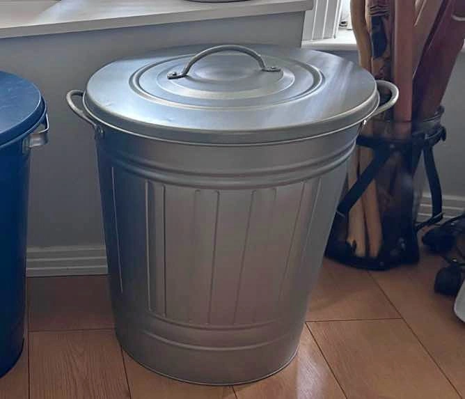 IKEA KNODD Bin with Lid