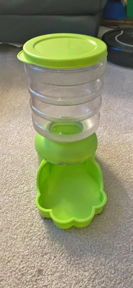 Lime Green Gravity Pet Food Dispenser
