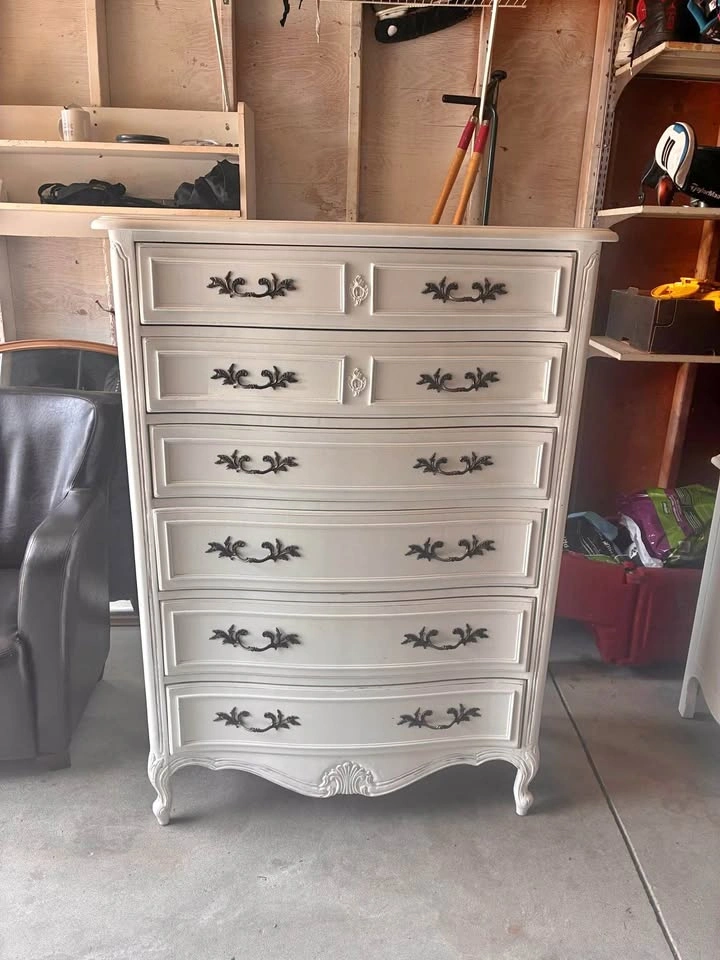 Chest of drawers