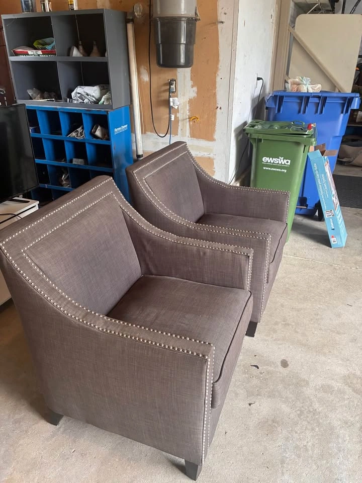 Living Room Chairs - photo 3